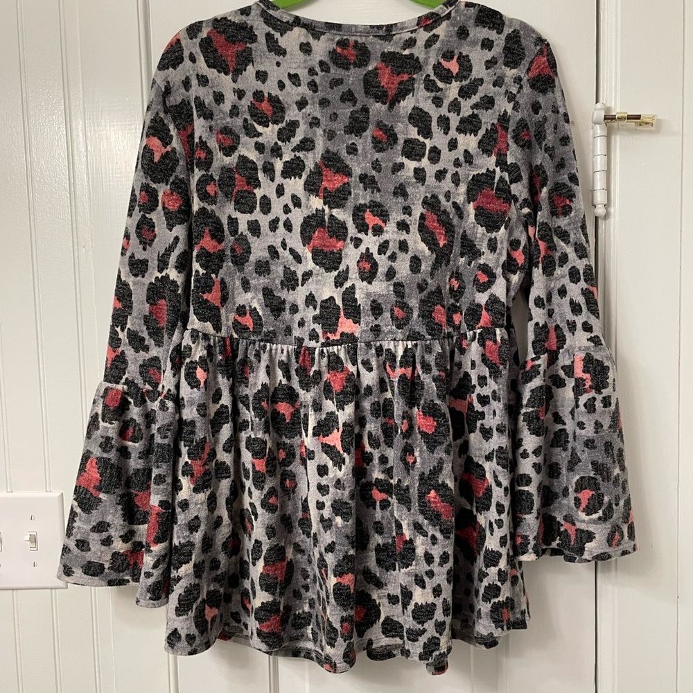 Ces Femme brand size large (L) leopard babydoll sweater